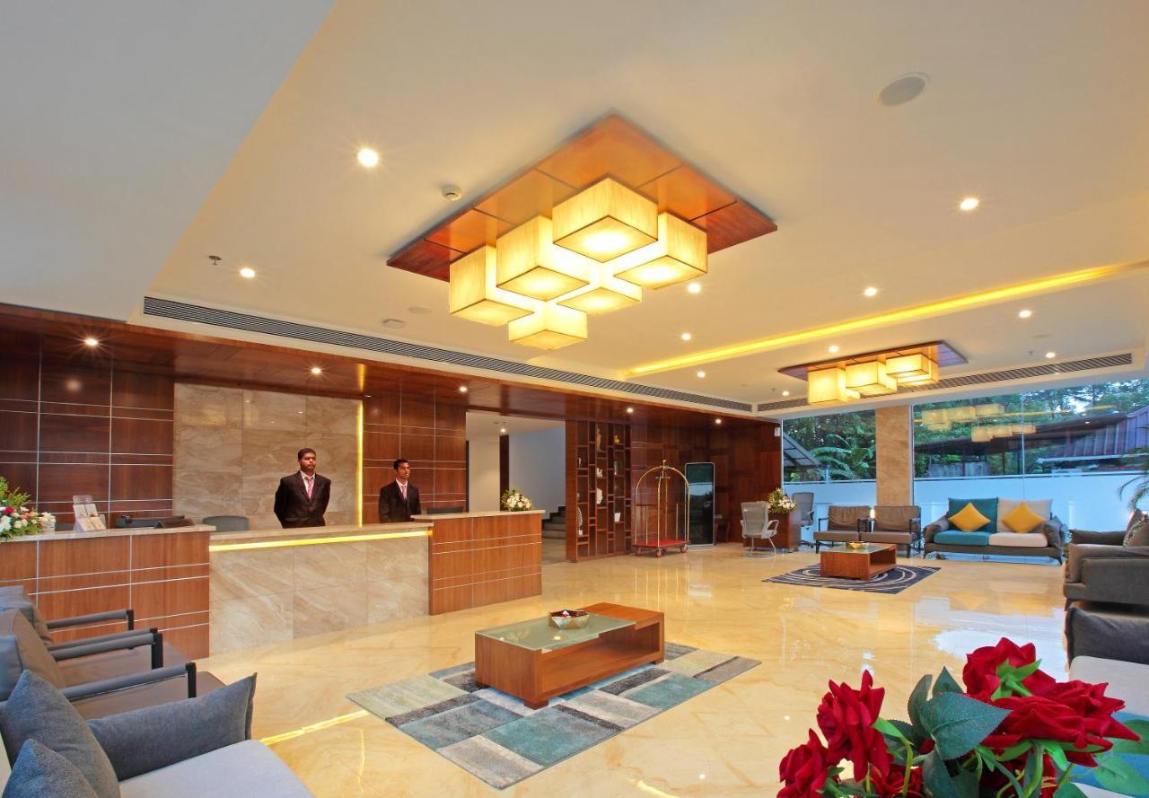 Hotel Ceasar Palace Thodupuzha Zewnętrze zdjęcie