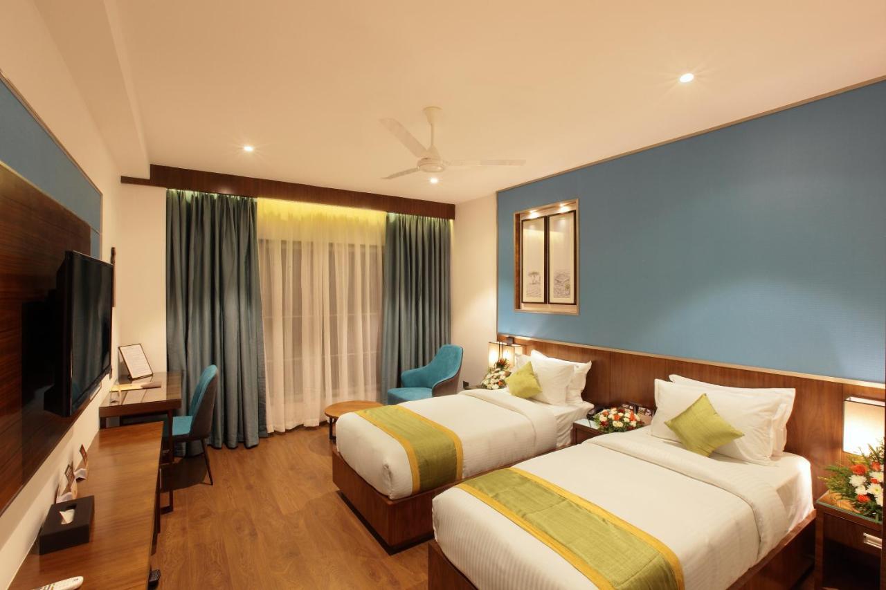 Hotel Ceasar Palace Thodupuzha Zewnętrze zdjęcie