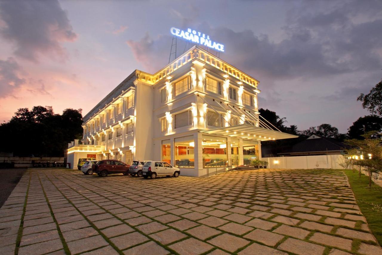 Hotel Ceasar Palace Thodupuzha Zewnętrze zdjęcie